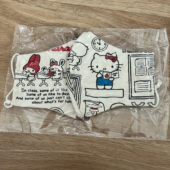 Hello Kitty Face Mask - Picture 1 of 2